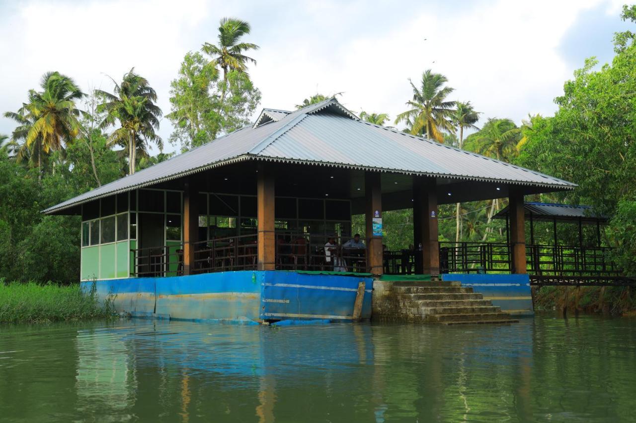 Lara Lake View Resort Thiruvananthapuram Eksteriør billede